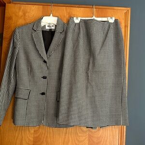 Kasper 100 % Wool Black and White Check Skirt Suit, Size 4, Made in Philippines